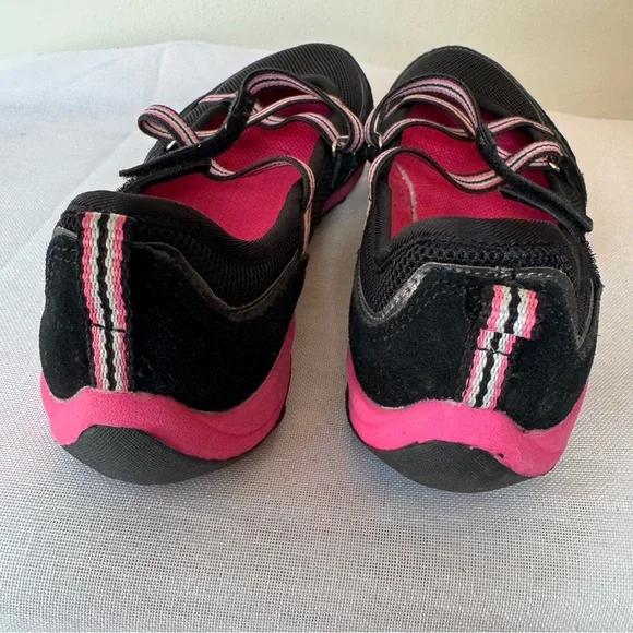 Croft & Barrow Sz 6.5 Women's Black & Pink Sporty Shoes 0003 - Picture 5 of 13